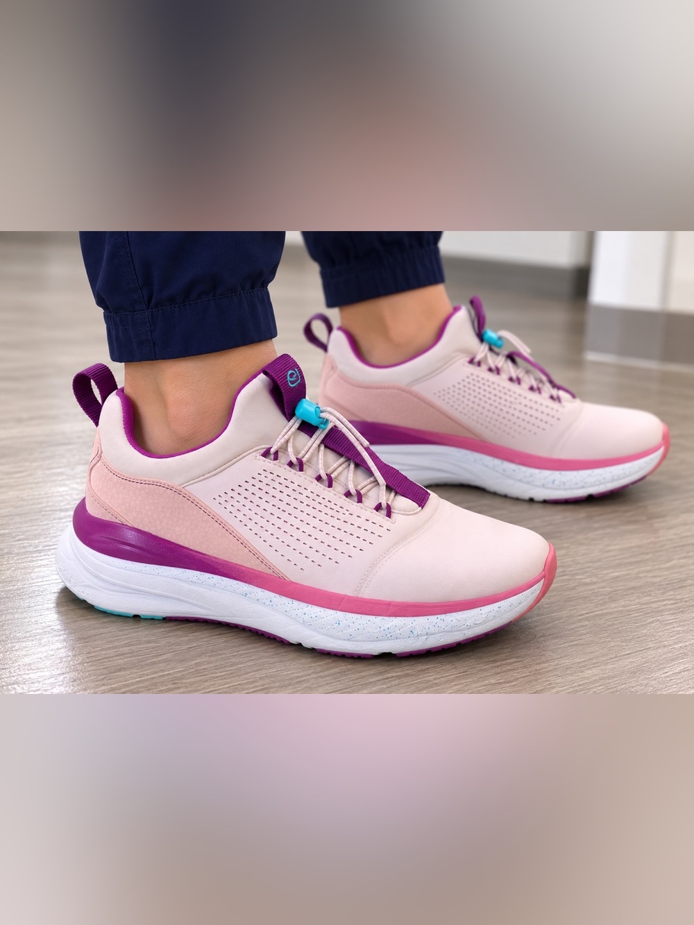 Clove Forte Women’s Nursing Shoes | W8.5 | Light Pink/Violet
